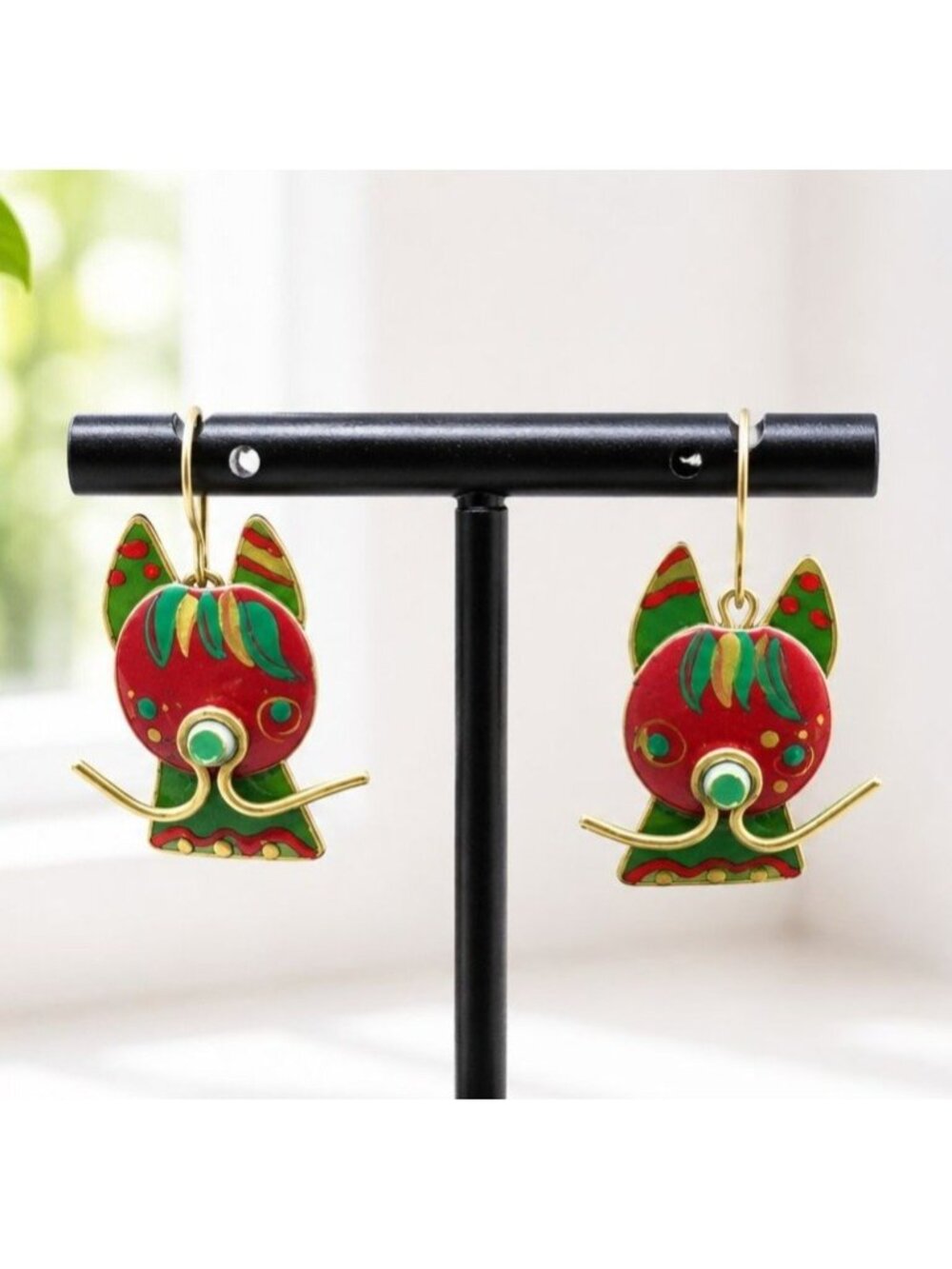 Hand-Painted Vintage Cat Earrings With Green & Red Accents Lightweight Design 2.